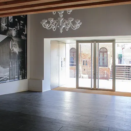 شقة Mazzoni 15 البندقية